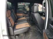 ✅ 2020 Chevrolet Silverado 1500 High Country • VIN: 1GCUYHEL3LZ116451 • Lot: 67557044. Wystawiony na Copart z przebiegiem 78 490 mil. Bezpłatny archiwum sprzedaży aukcyjnych z USA i szczegółowy raport historii pojazdu na DreamBid. Zdjęcie 11.