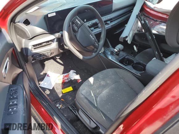 ✅ 2025 Kia K4 LX • VIN: 3KPFT4DE9SE118699 • Лот: 69606775. Опубликован ранее на Copart с пробегом 3 681 миль. Бесплатный доступ к архиву аукционных продаж из США и подробный отчёт об истории автомобиля на DreamBid. Изображение 8.