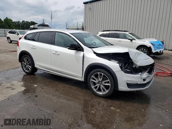 ✅ 2018 Volvo V60 • VIN: YV440MWKXJ2058198 • Lot: 58517355. Wystawiony na Copart z przebiegiem 98 279 mil. Bezpłatny archiwum sprzedaży aukcyjnych z USA i szczegółowy raport historii pojazdu na DreamBid. Zdjęcie 4.