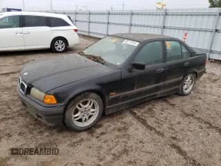 1998 BMW 3 Series 328i z VIN WBACD4323WAV62464, wystawiony jako Copart lot #66717014 z przebiegiem Nie podano mil oraz Czysty tytuł • Clean title. Historia ofert i sprzedaży dostępna na DreamBid. Obrazek 1.