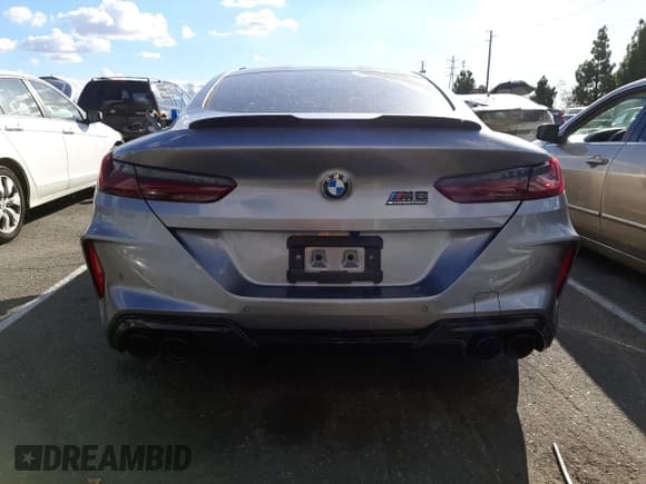 ✅ 2022 BMW M8 Competition • VIN: WBSAE0C02NCG99859 • Lot: 70144082. Wystawiony na Copart z przebiegiem 13 504 mil. Bezpłatny archiwum sprzedaży aukcyjnych z USA i szczegółowy raport historii pojazdu na DreamBid. Zdjęcie 6.