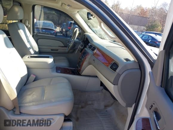 ✅ 2007 Chevrolet Avalanche 2LT • VIN: 3GNFK12397G152745 • Лот: 43767057. Опубликован ранее на IAAI с пробегом 196 968 миль. Бесплатный доступ к архиву аукционных продаж из США и подробный отчёт об истории автомобиля на DreamBid. Изображение 5.