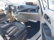 ✅ 2020 Chrysler Pacifica Touring L • VIN: 2C4RC1BG6LR284162 • Lot: 43465625. Listed on IAAI with 83,027 mi. Free auction sales archive from the USA and detailed vehicle history report at DreamBid. Image 5.