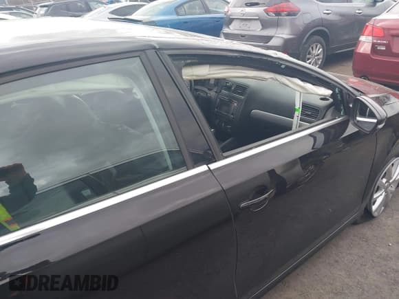 ✅ 2014 Volkswagen Jetta SE • VIN: 3VWD17AJ2EM441192 • Lot: 43787918. Listed on IAAI with 93,206 mi. Free auction sales archive from the USA and detailed vehicle history report at DreamBid. Image 14.