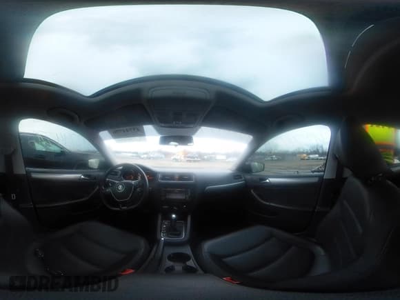 ✅ 2015 Volkswagen Jetta SE • VIN: 3VWD17AJ8FM306963 • Lot: 43744776. Wystawiony na IAAI z przebiegiem 59 710 mil. Bezpłatny archiwum sprzedaży aukcyjnych z USA i szczegółowy raport historii pojazdu na DreamBid. Zdjęcie 18.