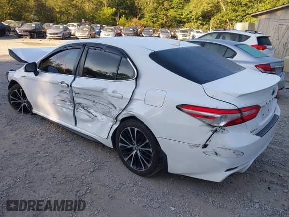 2020 Toyota Camry Hybrid SE z VIN 4T1J31AK6LU536333, wystawiony jako IAAI lot #43088914 z przebiegiem 73 421 mil mil oraz . Historia ofert i sprzedaży dostępna na DreamBid. Obrazek 3.