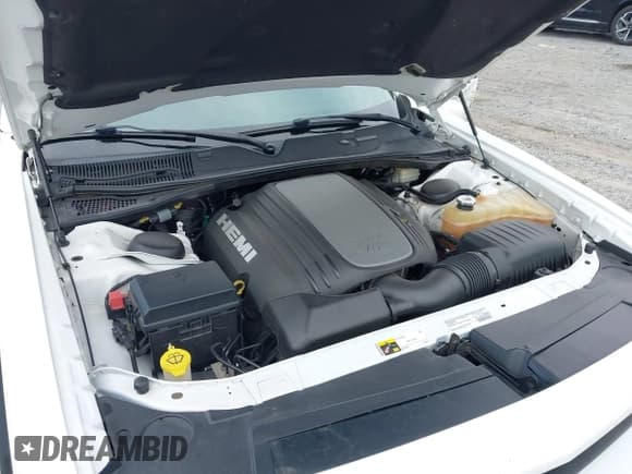 ✅ 2014 Dodge Challenger R/T Classic • VIN: 2C3CDYBT8EH184540 • Lot: 43181007. Wystawiony na IAAI z przebiegiem 83 901 mil. Bezpłatny archiwum sprzedaży aukcyjnych z USA i szczegółowy raport historii pojazdu na DreamBid. Zdjęcie 10.