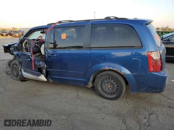 2010 Dodge Grand Caravan SE z VIN 2D4RN4DE7AR111063, wystawiony jako Copart lot #80820695 z przebiegiem Nie podano mil oraz Nie do naprawy • Non repairable. Historia ofert i sprzedaży dostępna na DreamBid. Obrazek 2.