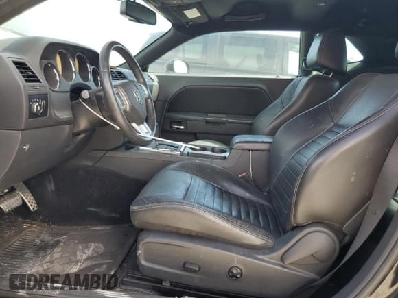 ✅ 2013 Dodge Challenger Rallye Redline • VIN: 2C3CDYAG8DH534218 • Lot: 48923065. Wystawiony na Copart z przebiegiem 93 893 mil. Bezpłatny archiwum sprzedaży aukcyjnych z USA i szczegółowy raport historii pojazdu na DreamBid. Zdjęcie 7.