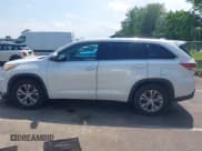 ✅ 2014 Toyota Highlander LE • VIN: 5TDBKRFH7ES057823 • Lot: 42760165. Wystawiony na IAAI z przebiegiem 143 918 mil. Bezpłatny archiwum sprzedaży aukcyjnych z USA i szczegółowy raport historii pojazdu na DreamBid. Zdjęcie 14.