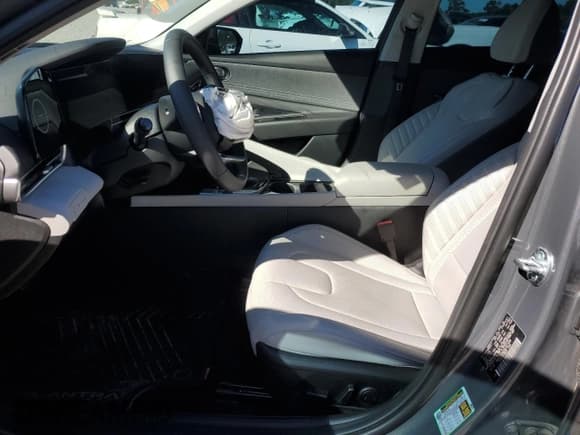 ✅ 2025 Hyundai Elantra Limited • VIN: KMHLP4DG2SU957485 • Лот: 86658635. Опубликован ранее на Copart с пробегом 9 871 миль. Бесплатный доступ к архиву аукционных продаж из США и подробный отчёт об истории автомобиля на DreamBid. Изображение 7.