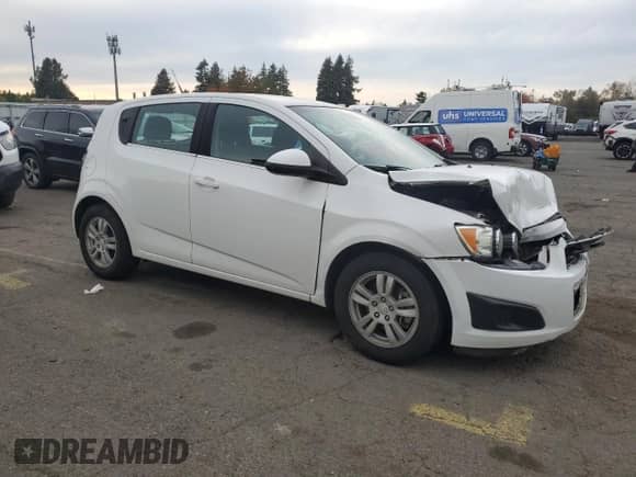 2013 Chevrolet Sonic LT with VIN 1G1JC6SG0D4230167, listed as a Copart auction lot 90614715 with 143,604 mi miles and Clean title. Bid and sale history available at DreamBid. Image 4.