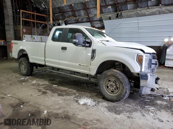 ✅ 2018 Ford F-250 XL • VIN: 1FT7X2BT6JEB80926 • Лот: 41676795. Опубликован ранее на Copart с пробегом Не указан. Бесплатный доступ к архиву аукционных продаж из США и подробный отчёт об истории автомобиля на DreamBid. Изображение 4.