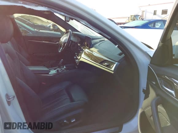 ✅ 2019 BMW 5 Series 530i xDrive • VIN: WBAJA7C57KWW18981 • Lot: 43278400. Listed on IAAI with Not provided. Free auction sales archive from the USA and detailed vehicle history report at DreamBid. Image 5.