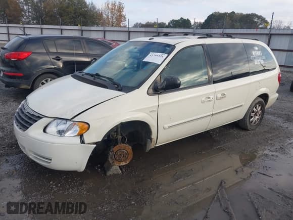 ✅ 2007 Chrysler Town & Country Touring • VIN: 2A4GP54L67R217882 • Lot: 43759331. Listed on IAAI with 203,421 mi. Free auction sales archive from the USA and detailed vehicle history report at DreamBid. Image 2.