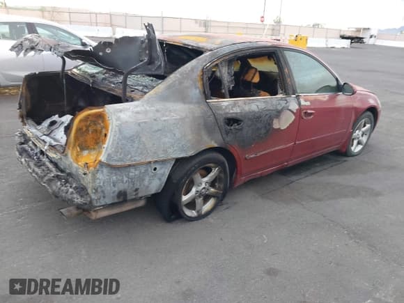 ✅ 2006 Nissan Altima SL • VIN: 1N4BL11DX6N323271 • Lot: 41809610. Listed on IAAI with Not provided. Free auction sales archive from the USA and detailed vehicle history report at DreamBid. Image 4.