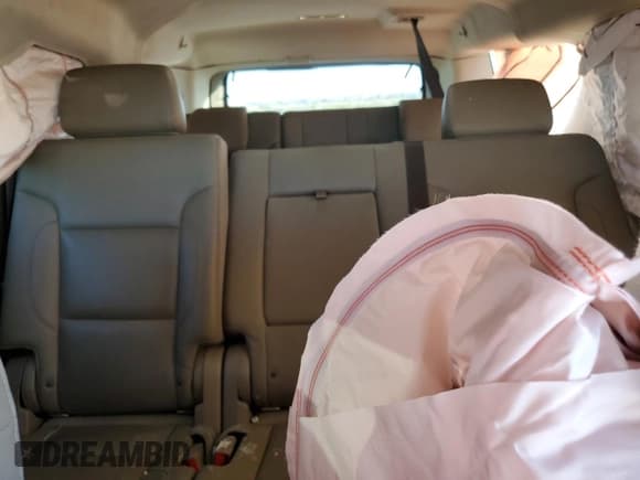 ✅ 2019 Chevrolet Suburban LT • VIN: 1GNSKHKC3KR206508 • Lot: 76148114. Wystawiony na Copart z przebiegiem 116 852 mil. Bezpłatny archiwum sprzedaży aukcyjnych z USA i szczegółowy raport historii pojazdu na DreamBid. Zdjęcie 10.