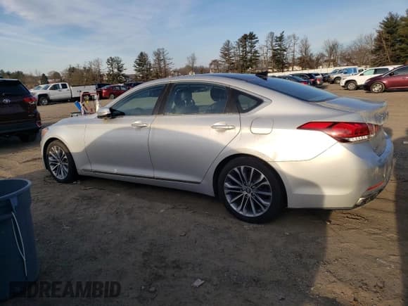✅ 2015 Hyundai Genesis 3.8L • VIN: KMHGN4JE9FU100337 • Lot: 45789625. Wystawiony na Copart z przebiegiem 238 557 mil. Bezpłatny archiwum sprzedaży aukcyjnych z USA i szczegółowy raport historii pojazdu na DreamBid. Zdjęcie 2.