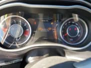 ✅ 2015 Dodge Challenger SRT 392 • VIN: 2C3CDZDJ4FH809650 • Lot: 71700425. Wystawiony na Copart z przebiegiem 111 922 mil. Bezpłatny archiwum sprzedaży aukcyjnych z USA i szczegółowy raport historii pojazdu na DreamBid. Zdjęcie 9.