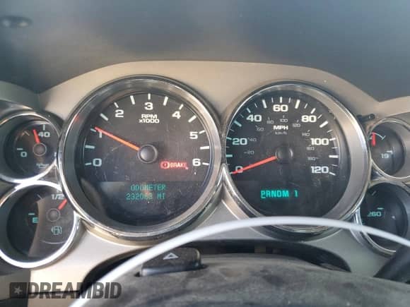 2014 Chevrolet Silverado 3500HD Work Truck с VIN 1GB3KZCG1EF106891, выставлен на аукционе Copart как лот 80326624 с пробегом 232 063 миль миль и Чистый • Clean title. История ставок и продаж доступна на DreamBid. Изображение 9.