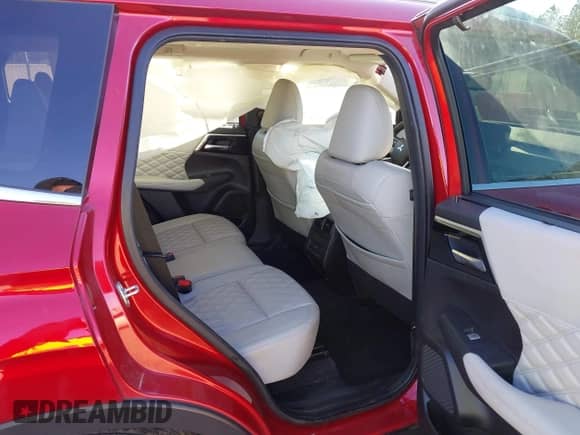 2023 Mitsubishi Outlander SEL с VIN JA4J3VA82PZ012003, выставлен на аукционе IAAI как лот 41216217 с пробегом 55 213 миль миль и . История ставок и продаж доступна на DreamBid. Изображение 8.