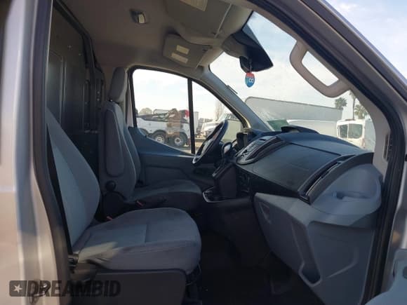 ✅ 2017 Ford Transit • VIN: 1FTYR2YMXHKA63019 • Lot: 41613283. Listed on IAAI with 182,946 mi. Free auction sales archive from the USA and detailed vehicle history report at DreamBid. Image 5.