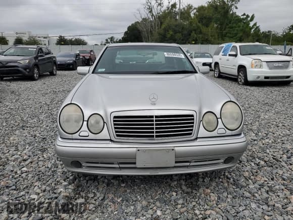 ✅ 1997 Mercedes-Benz E 320 • VIN: WDBJF72F6VA383021 • Lot: 86598535. Listed on Copart with 76,096 mi. Free auction sales archive from the USA and detailed vehicle history report at DreamBid. Image 5.