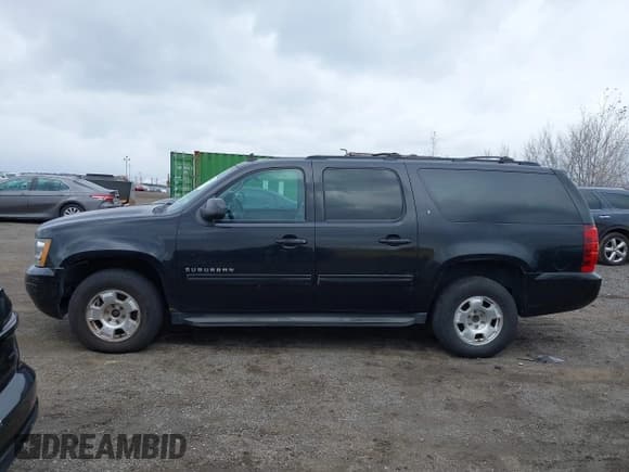 ✅ 2013 Chevrolet Suburban LT • VIN: 1GNSKJE77DR346277 • Lot: 43679072. Listed on IAAI with 435,900 mi. Free auction sales archive from the USA and detailed vehicle history report at DreamBid. Image 14.