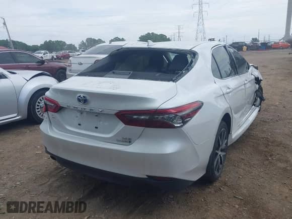 2022 Toyota Camry Hybrid XLE with VIN 4T1F31AK7NU591768, listed as a IAAI auction lot 42527240 with 37,894 mi miles and . Bid and sale history available at DreamBid. Image 4.