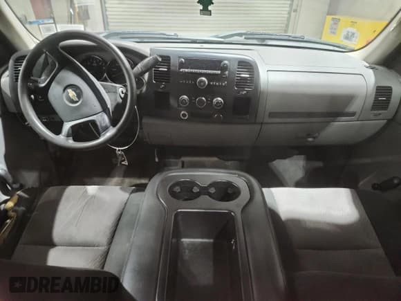 ✅ 2009 Chevrolet Silverado 2500HD Work Truck • VIN: 1GCHK44K59F190307 • Lot: 93268575. Listed on Copart with 112,704 mi. Free auction sales archive from the USA and detailed vehicle history report at DreamBid. Image 8.
