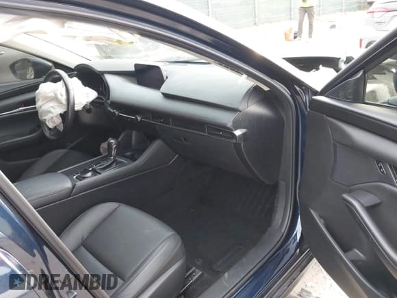 ✅ 2022 Mazda 3 Select • VIN: 3MZBPABL3NM309450 • Lot: 43650319. Listed on IAAI with 32,846 mi. Free auction sales archive from the USA and detailed vehicle history report at DreamBid. Image 5.