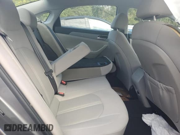 ✅ 2019 Hyundai Sonata SE • VIN: 5NPE24AF9KH820335 • Лот: 84226485. Опубликован ранее на Copart с пробегом 47 282 миль. Бесплатный доступ к архиву аукционных продаж из США и подробный отчёт об истории автомобиля на DreamBid. Изображение 10.