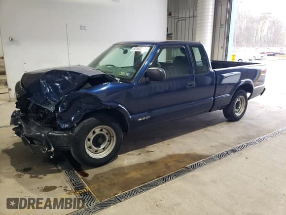 ✅ 2002 Chevrolet S-10 Fleet • VIN: 1GCCS195328203786 • Лот: 52860215. Опубликован ранее на Copart с пробегом 91 719 миль. Бесплатный доступ к архиву аукционных продаж из США и подробный отчёт об истории автомобиля на DreamBid. Изображение 1.