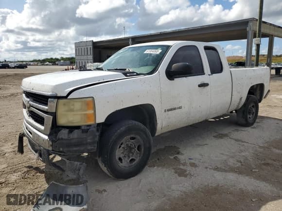 ✅ 2008 Chevrolet Silverado 2500HD Work Truck • VIN: 1GCHC29K38E215073 • Lot: 61954065. Wystawiony na Copart z przebiegiem 332 337 mil. Bezpłatny archiwum sprzedaży aukcyjnych z USA i szczegółowy raport historii pojazdu na DreamBid. Zdjęcie 1.