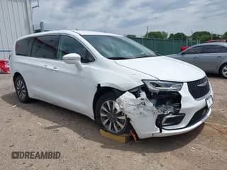 ✅ 2022 Chrysler Pacifica Hybrid Touring L • VIN: 2C4RC1L71NR164223 • Lot: 42212620. Listed on IAAI with 90,082 mi. Free auction sales archive from the USA and detailed vehicle history report at DreamBid. Image 1.