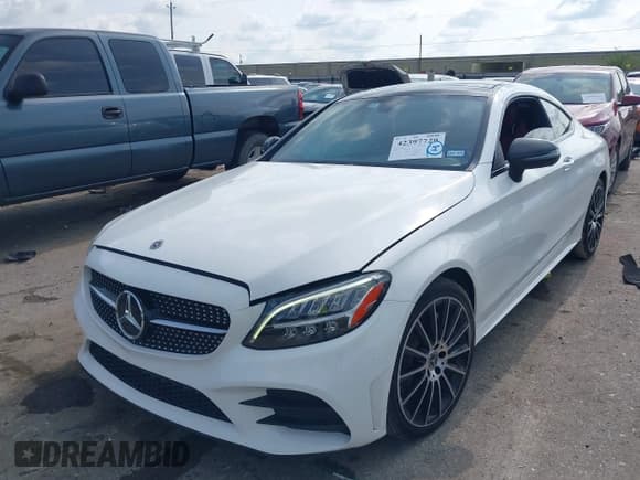 ✅ 2019 Mercedes-Benz C 300 • VIN: WDDWJ8DB1KF846175 • Lot: 42397729. Listed on IAAI with 89,461 mi. Free auction sales archive from the USA and detailed vehicle history report at DreamBid. Image 2.
