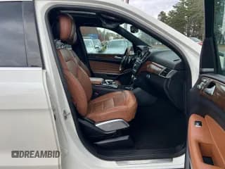 ✅ 2017 Mercedes-Benz GLS 550 • VIN: 4JGDF7DE2HA773472 • Lot: 90753955. Wystawiony na Copart z przebiegiem 166 810 mil. Bezpłatny archiwum sprzedaży aukcyjnych z USA i szczegółowy raport historii pojazdu na DreamBid. Zdjęcie 5.