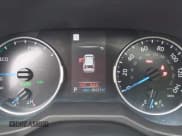 ✅ 2022 Toyota RAV4 Hybrid XLE • VIN: 4T3RWRFV4NU059049 • Lot: 43574599. Wystawiony na IAAI z przebiegiem 48 221 mil. Bezpłatny archiwum sprzedaży aukcyjnych z USA i szczegółowy raport historii pojazdu na DreamBid. Zdjęcie 7.