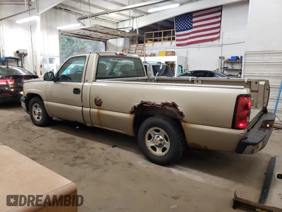✅ 2004 Chevrolet Silverado 1500 Work Truck • VIN: 1GCEC14X04Z117556 • Лот: 81362044. Опубликован ранее на Copart с пробегом 158 265 миль. Бесплатный доступ к архиву аукционных продаж из США и подробный отчёт об истории автомобиля на DreamBid. Изображение 2.