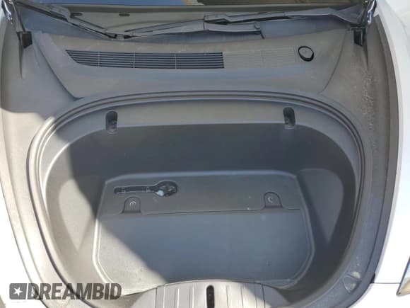 ✅ 2020 Tesla Model 3 Long Range • VIN: 5YJ3E1EBXLF665802 • Lot: 54877435. Wystawiony na Copart z przebiegiem 36 697 mil. Bezpłatny archiwum sprzedaży aukcyjnych z USA i szczegółowy raport historii pojazdu na DreamBid. Zdjęcie 11.