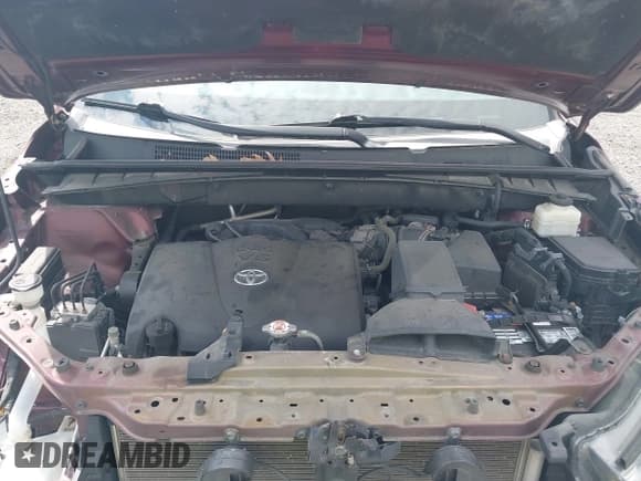 ✅ 2018 Toyota Highlander Limited • VIN: 5TDDZRFH0JS882603 • Lot: 42149163. Wystawiony na IAAI z przebiegiem 137 240 mil. Bezpłatny archiwum sprzedaży aukcyjnych z USA i szczegółowy raport historii pojazdu na DreamBid. Zdjęcie 10.