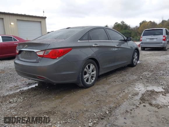 ✅ 2012 Hyundai Sonata SE • VIN: 5NPEC4AC6CH313719 • Lot: 43635522. Listed on IAAI with 161,875 mi. Free auction sales archive from the USA and detailed vehicle history report at DreamBid. Image 4.