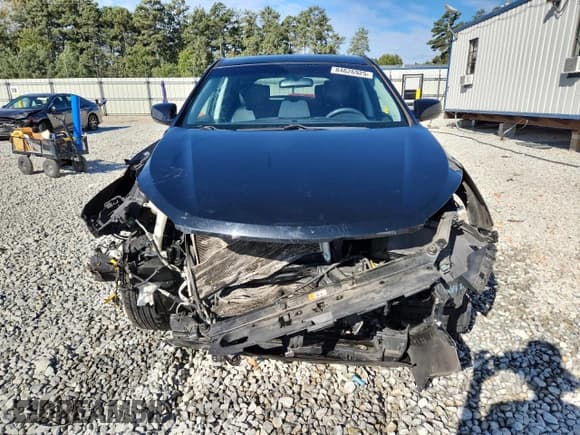 ✅ 2018 Hyundai Santa Fe 2.4L • VIN: 5XYZT3LBXJG557958 • Лот: 84626925. Опубликован ранее на Copart с пробегом 133 504 миль. Бесплатный доступ к архиву аукционных продаж из США и подробный отчёт об истории автомобиля на DreamBid. Изображение 5.