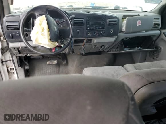 ✅ 2006 Ford F-250 XL • VIN: 1FTSW21566ED94709 • Lot: 55559845. Wystawiony na Copart z przebiegiem Nie podano. Bezpłatny archiwum sprzedaży aukcyjnych z USA i szczegółowy raport historii pojazdu na DreamBid. Zdjęcie 8.