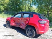✅ 2023 Jeep Compass (RED) Edition • VIN: 3C4NJDCN9PT504528 • Lot: 43052390. Wystawiony na IAAI z przebiegiem 18 210 mil. Bezpłatny archiwum sprzedaży aukcyjnych z USA i szczegółowy raport historii pojazdu na DreamBid. Zdjęcie 13.