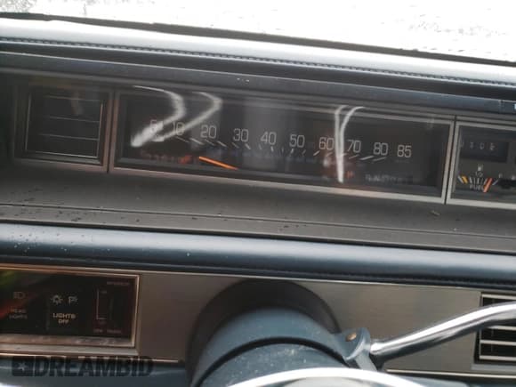 ✅ 1986 Oldsmobile 88 • VIN: 1G3HY6931G1848954 • Lot: 81999144. Wystawiony na Copart z przebiegiem Nie podano. Bezpłatny archiwum sprzedaży aukcyjnych z USA i szczegółowy raport historii pojazdu na DreamBid. Zdjęcie 9.