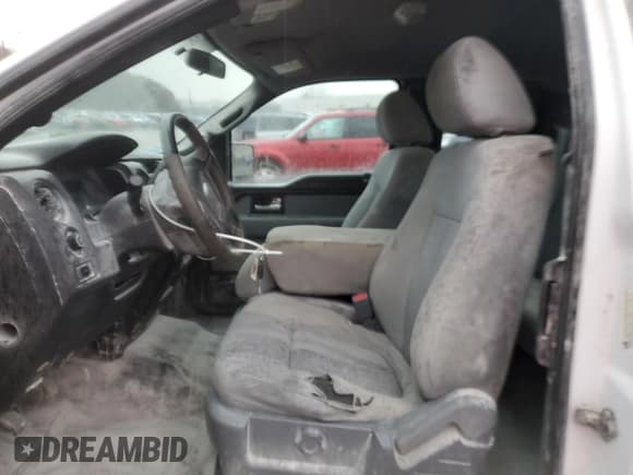 ✅ 2013 Ford F-150 XL • VIN: 1FTEX1EM0DFC36539 • Lot: 93169585. Wystawiony na Copart z przebiegiem 192 802 mil. Bezpłatny archiwum sprzedaży aukcyjnych z USA i szczegółowy raport historii pojazdu na DreamBid. Zdjęcie 7.