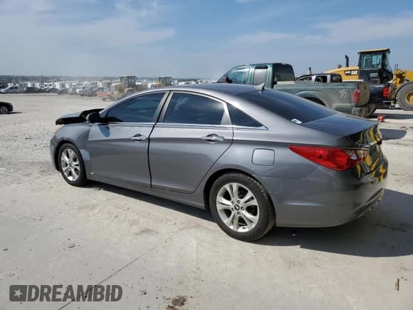 ✅ 2011 Hyundai Sonata SE • VIN: 5NPEC4AC5BH115048 • Lot: 80495185. Listed on Copart with 133,604 mi. Free auction sales archive from the USA and detailed vehicle history report at DreamBid. Image 2.