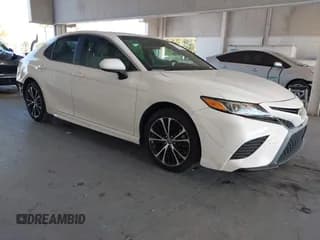 ✅ 2018 Toyota Camry SE • VIN: 4T1B11HK4JU670058 • Lot: 43741772. Wystawiony na IAAI z przebiegiem 125 366 mil. Bezpłatny archiwum sprzedaży aukcyjnych z USA i szczegółowy raport historii pojazdu na DreamBid. Zdjęcie 1.