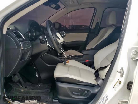 ✅ 2016 Mazda CX-5 Grand Touring • VIN: JM3KE2DY3G0697560 • Lot: 71099075. Wystawiony na Copart z przebiegiem 42 102 mil. Bezpłatny archiwum sprzedaży aukcyjnych z USA i szczegółowy raport historii pojazdu na DreamBid. Zdjęcie 7.